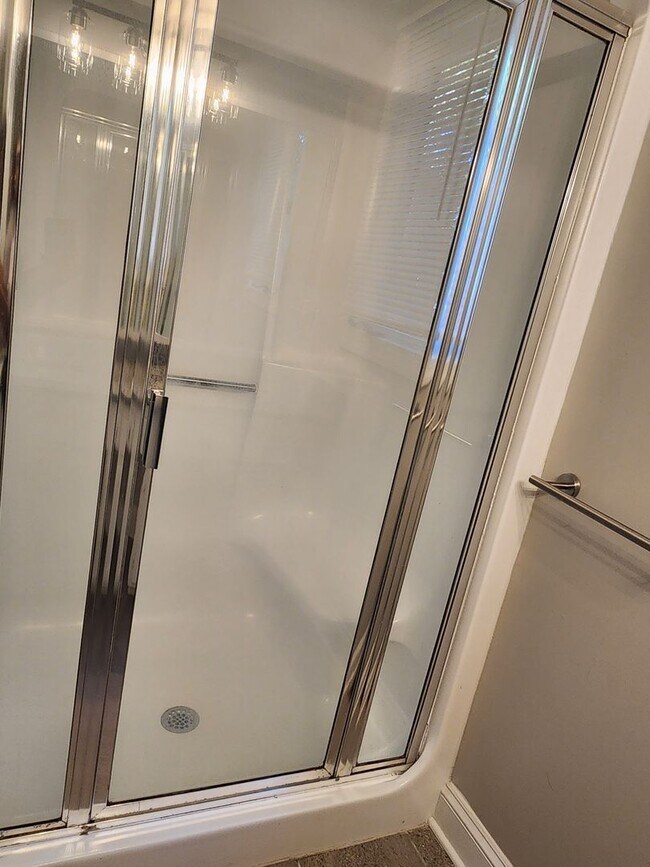 Building Photo - 4 Bedroom, 3 Bath Ranch in the heart of Monroe