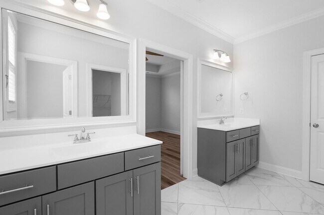 Building Photo - Dream Home in Hampstead!