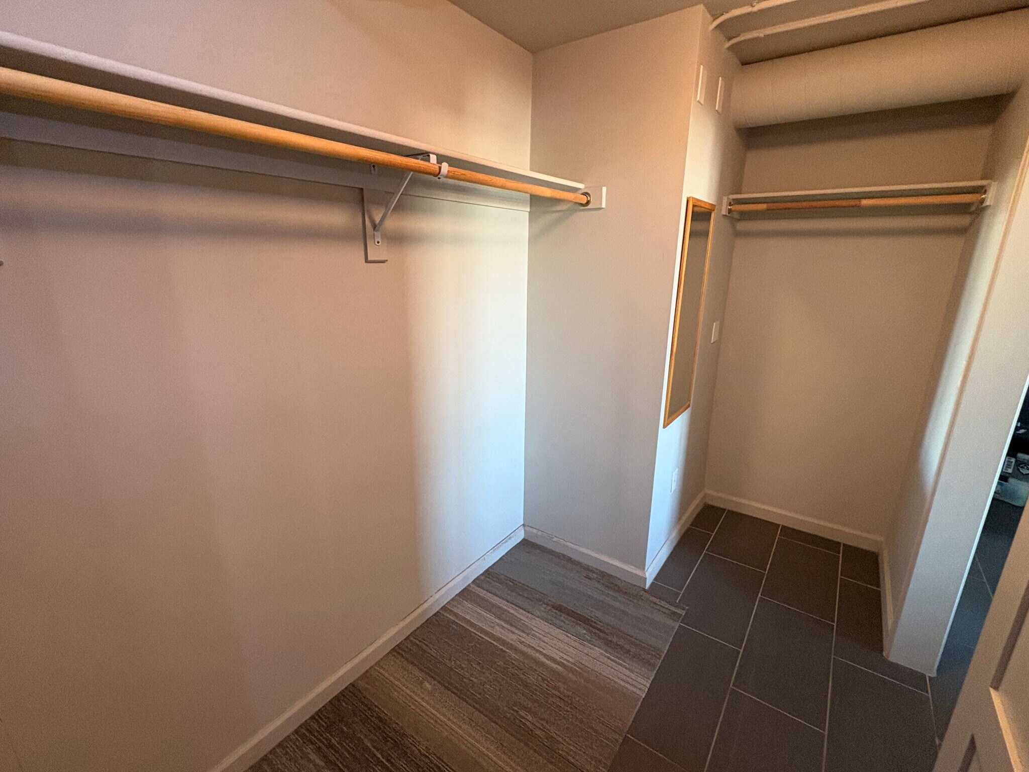 Walk-In Closet - 535 W Thomas Rd