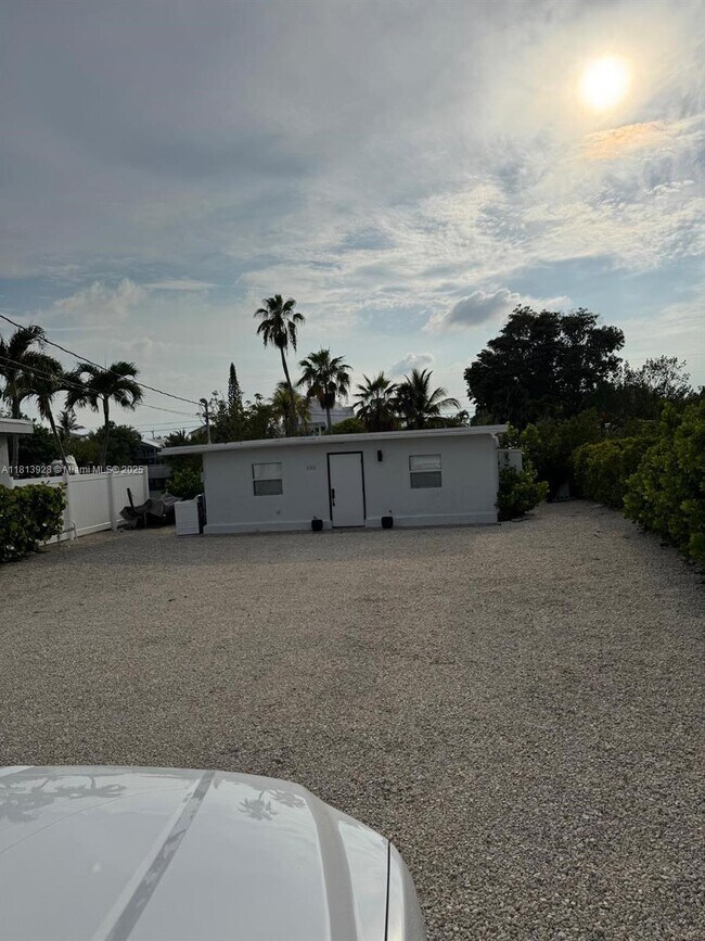 Building Photo - 1301 Grouper Dr