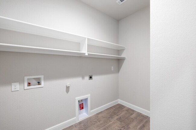 Building Photo - 155 Dogwood Ave