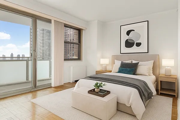 Building Photo - 300 E 40th St