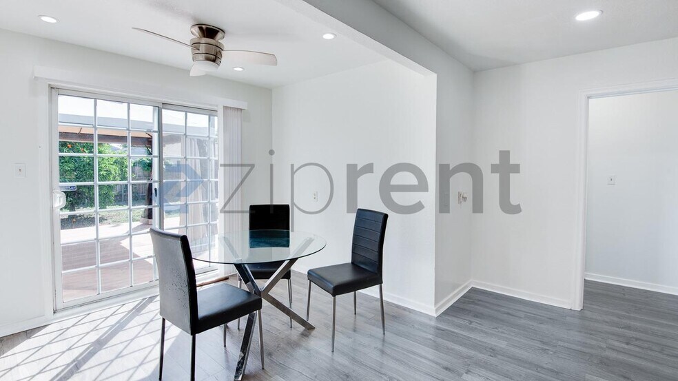 Building Photo - 812 Humboldt St