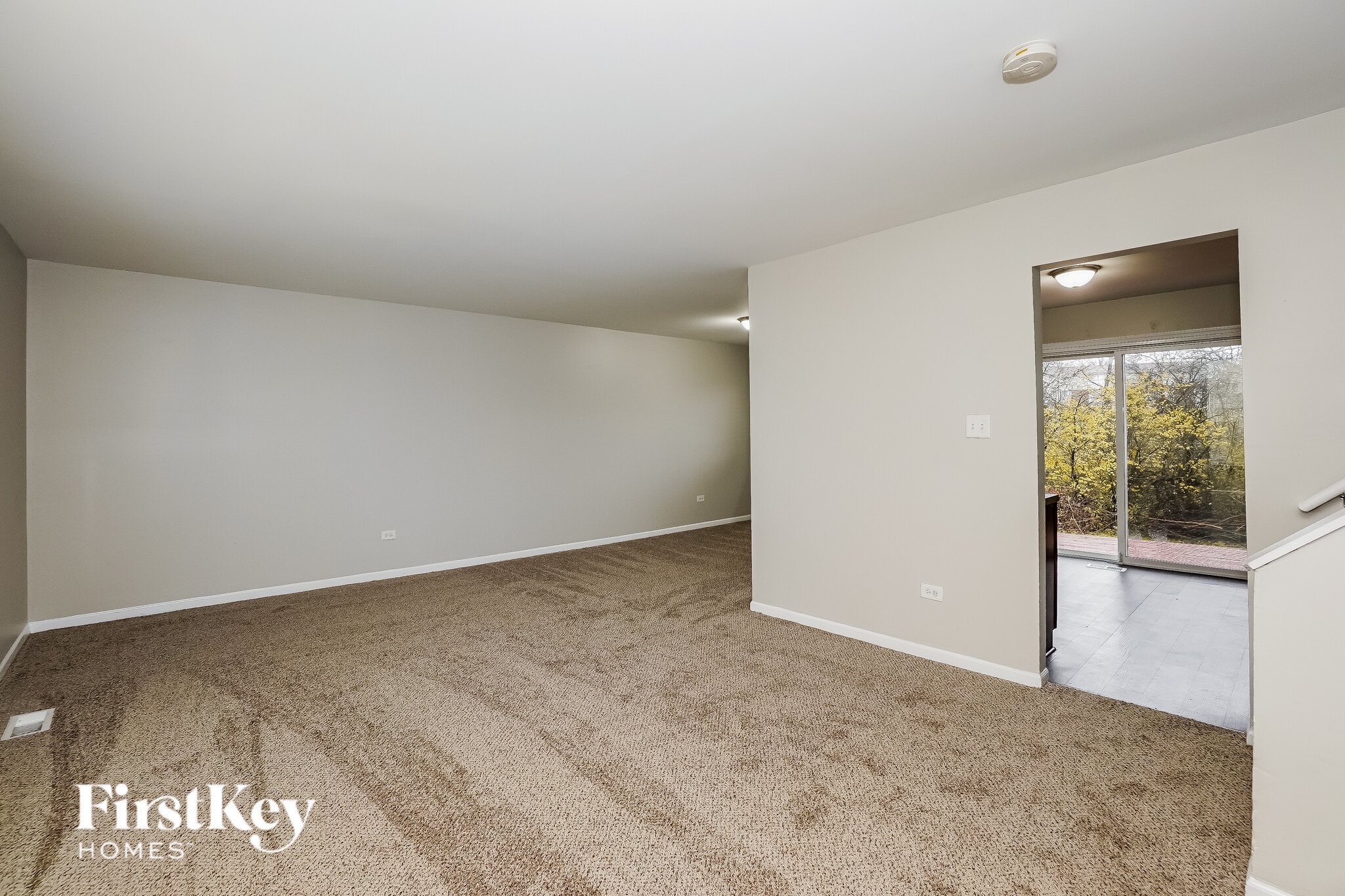 Building Photo - 660 Sullivan Ln