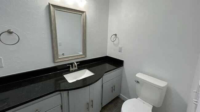Building Photo - 12510 Maple Ridge Rd