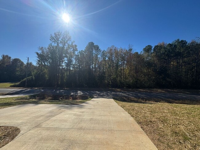 Building Photo - Modern 2025 New Construction