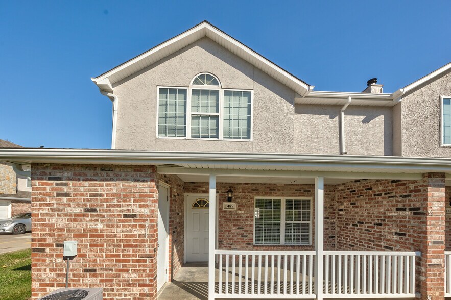 Building Photo - 1489 E 120th St