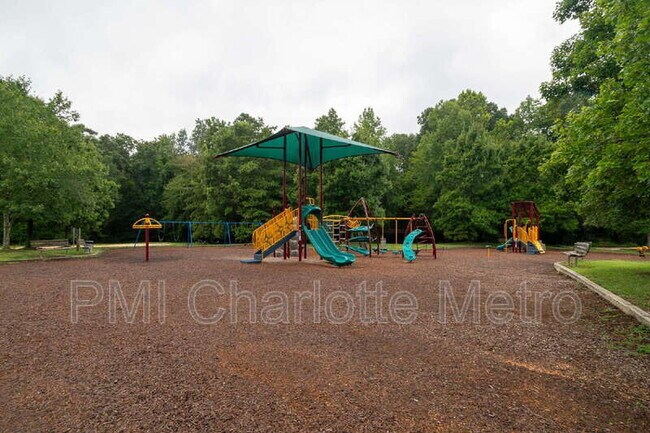 Building Photo - 9707 Mallard Glen Dr