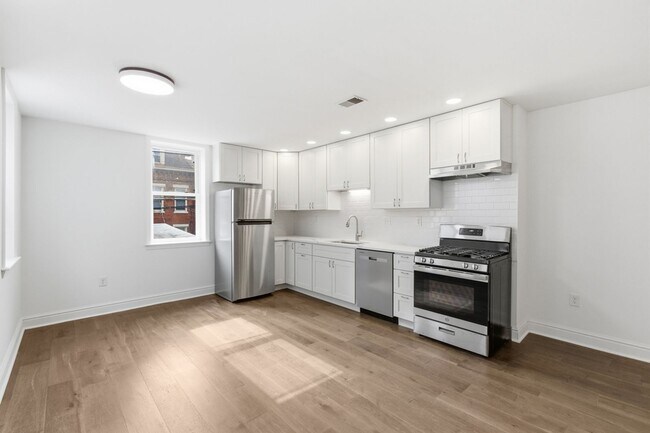 Building Photo - 2306 E Carson St