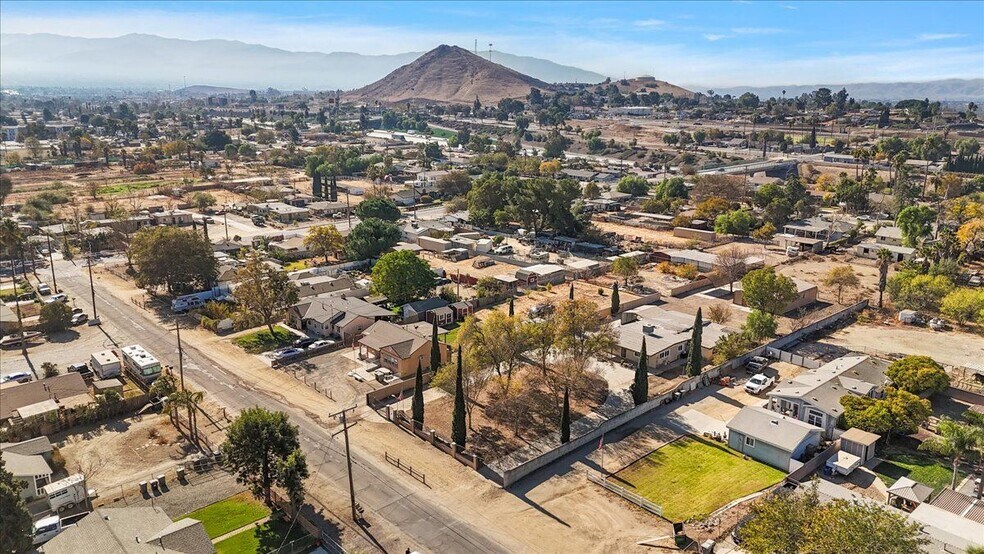 Building Photo - 4270 Woodward Ave