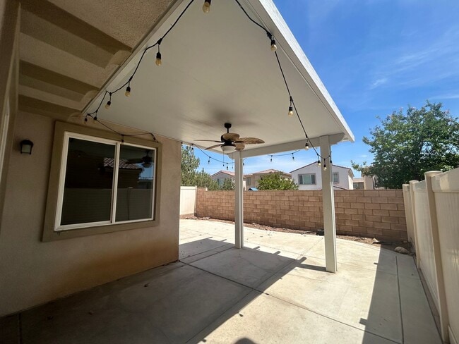 Building Photo - Beautiful 3 Bedroom 2.5 Bathroom Home in Chapman Heights, Yucaipa