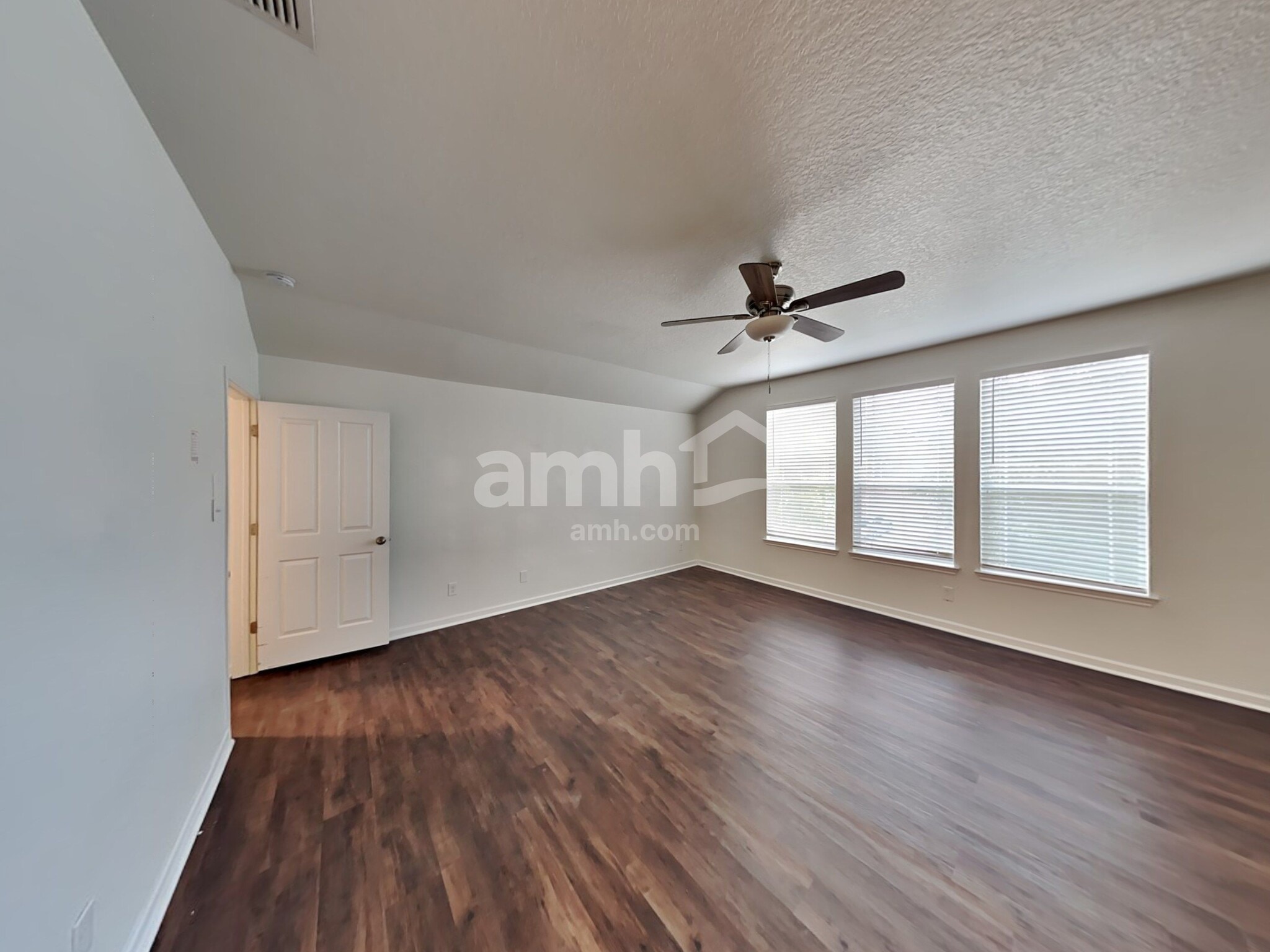 Building Photo - 10630 Buck Park