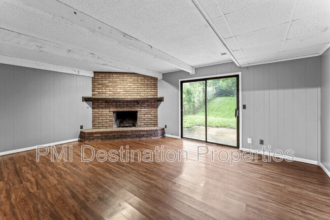 Building Photo - 16107 W 141st Terrace