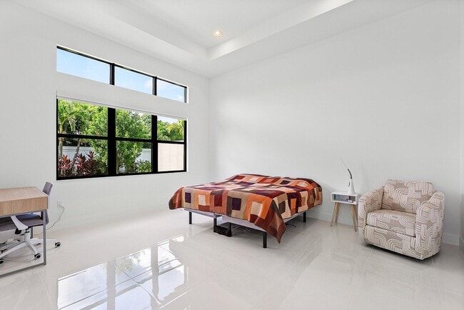 Building Photo - 8330 Essex Country Clb Dr