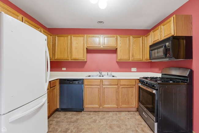 Building Photo - 490 Westwood Ct