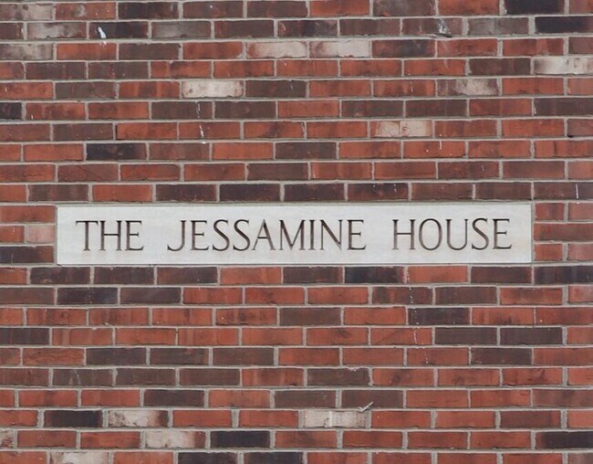 Building Photo - 203 S 1st St