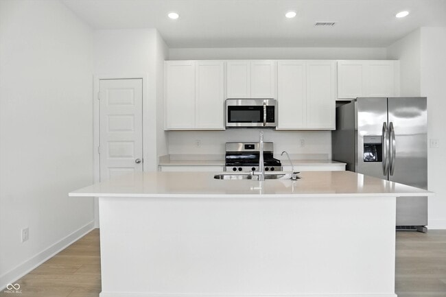 Building Photo - 15294 Swallow Fls Wy