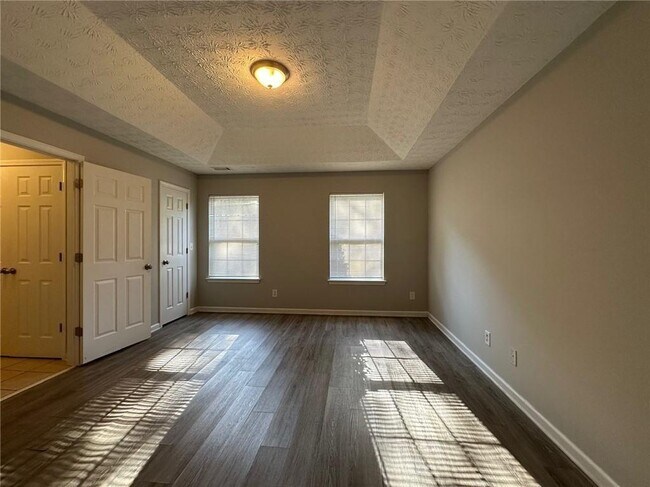 Building Photo - 3976 Hidden Hollow Dr