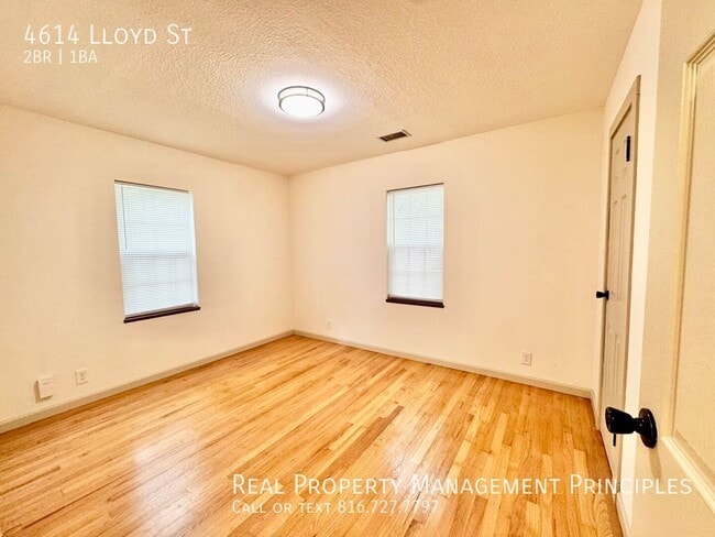 Building Photo - 4614 Lloyd St