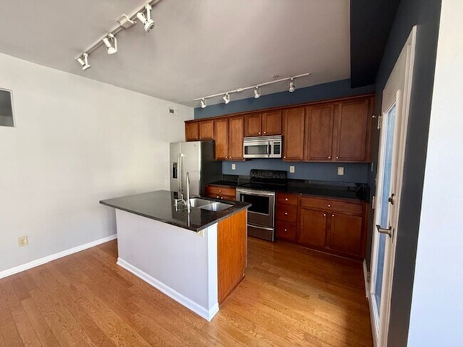 Building Photo - 160_WALL