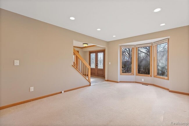 Building Photo - 37701 Fleetwood Dr