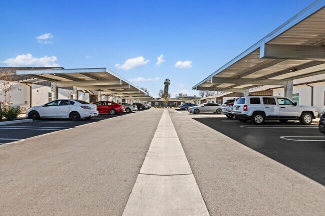 Building Photo - 2600 W Rumble Rd