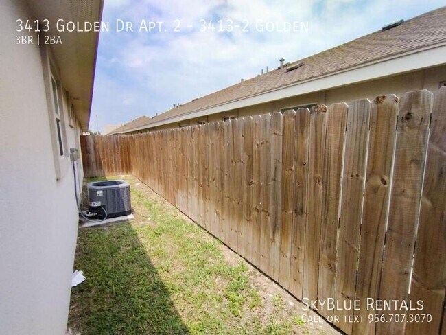 Building Photo - 3413 Golden Dr