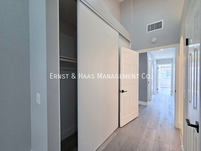 Building Photo - 16810 Picadilly Ln