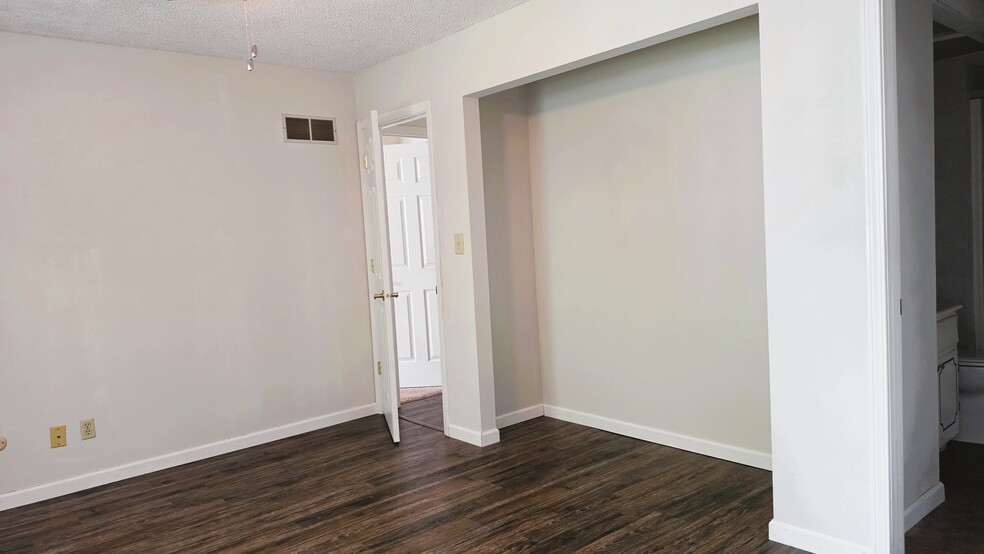 Building Photo - 3013 Barrybrook Ct