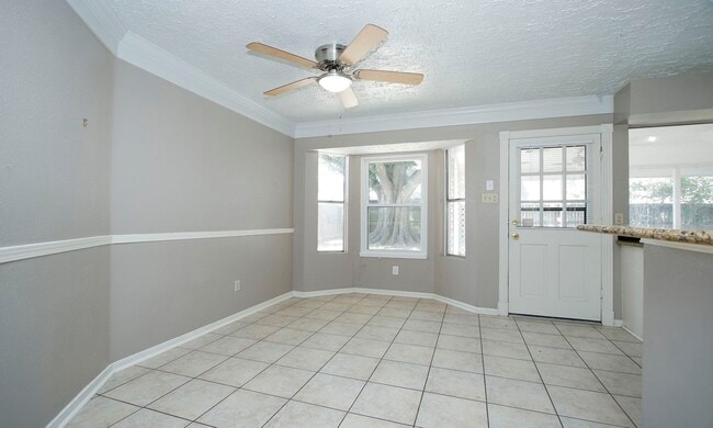 Building Photo - 21306 Park Run Dr