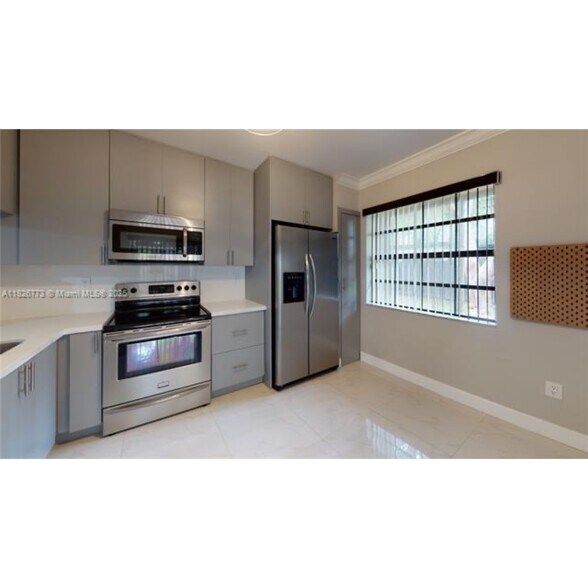 Building Photo - 11212 SW 132nd Ct W