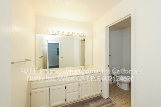 Building Photo - 1190 Exeter Dr