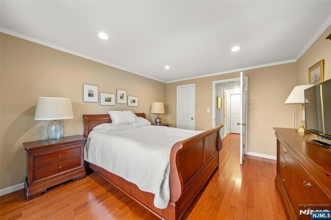 Building Photo - 303 Ellery Ct