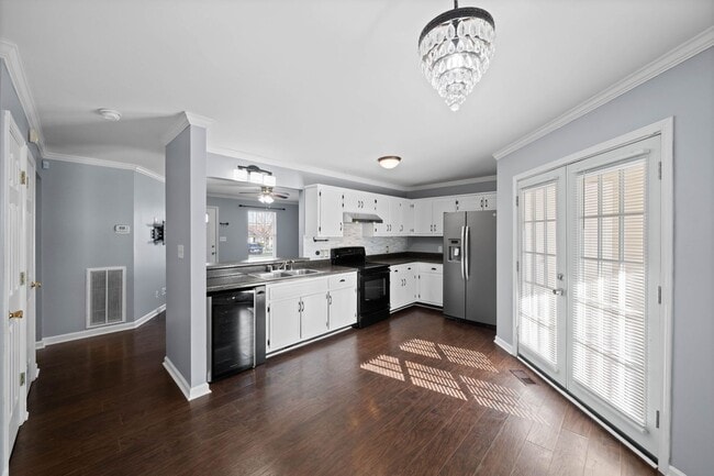 Building Photo - Cute home move in ready in the heart of Oak Grove- close to Fort Campbell and Shopping!