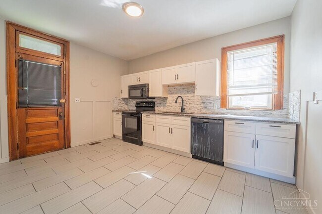 Building Photo - 224 Ehrman Ave