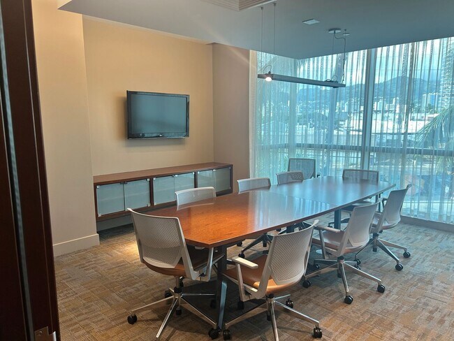 Building Photo - Spacious 2-bedroom, 2-bath with a View in Kakaako!