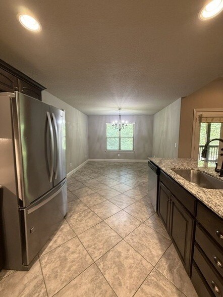 Building Photo - 5 Knighton Dr