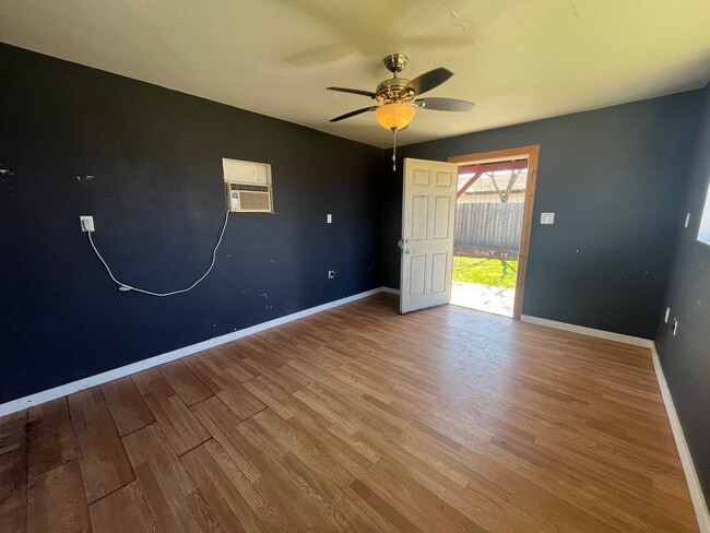 Building Photo - Spacious 4bed 2bath home in Elverta!