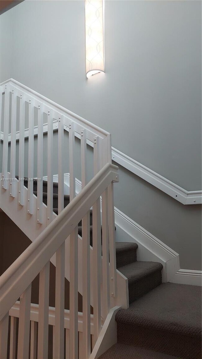 Building Photo - 1115 N 17th Ave