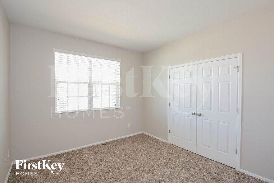 Building Photo - 6481 N Dunkirk Ct