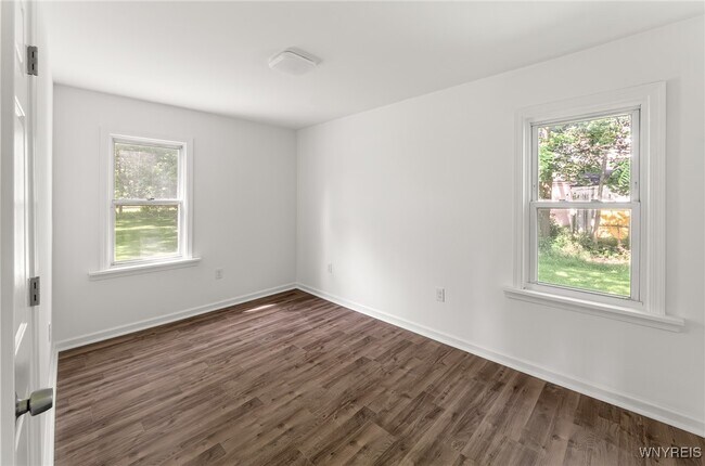 Building Photo - 8521 Sheridan Dr