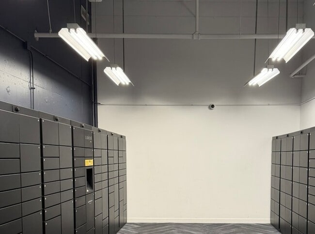 Building Photo - 401 E Ontario St