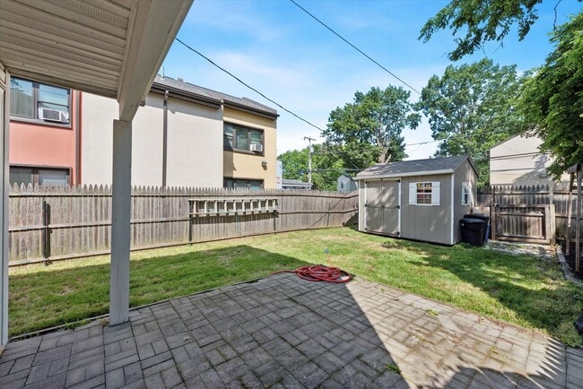 Building Photo - Recently Renovated 2 Bed 1 Bath Twin in West Chester Borough!