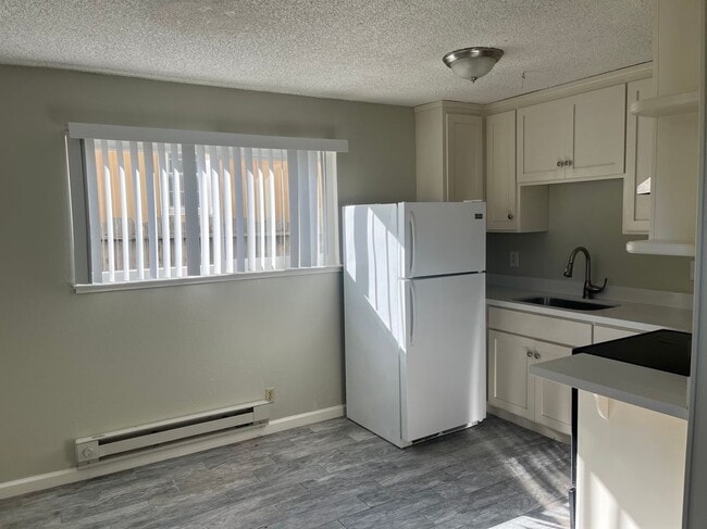 Building Photo - 526 California St