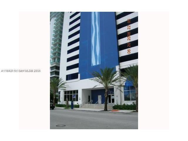 Building Photo - 1200 Brickell Bay Dr