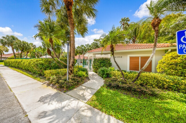 Building Photo - 4106 Carriage Dr
