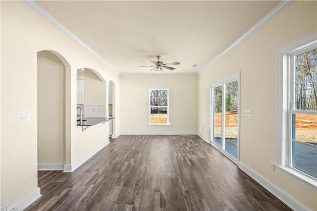 Building Photo - Luxurious Living In Sought After Sherwood ...