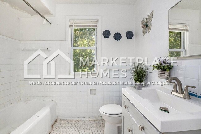Building Photo - 10327 McKinney St