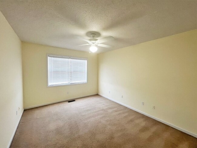 Building Photo - 205 Wakefield Way