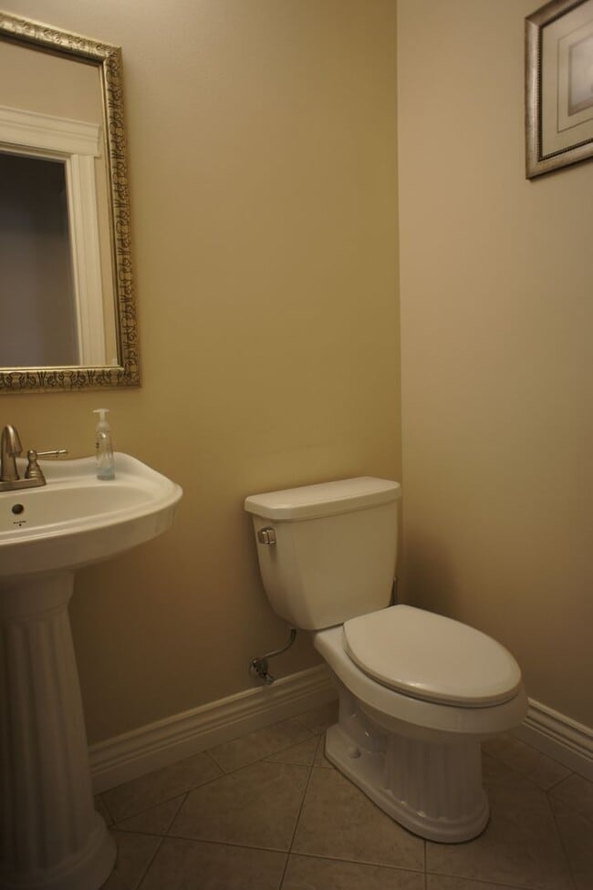 Building Photo - 4 Bedroom House for Rent in Ferndale